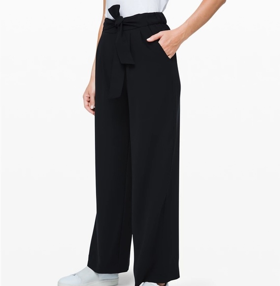 lululemon athletica Pants - Lululemon noir pants